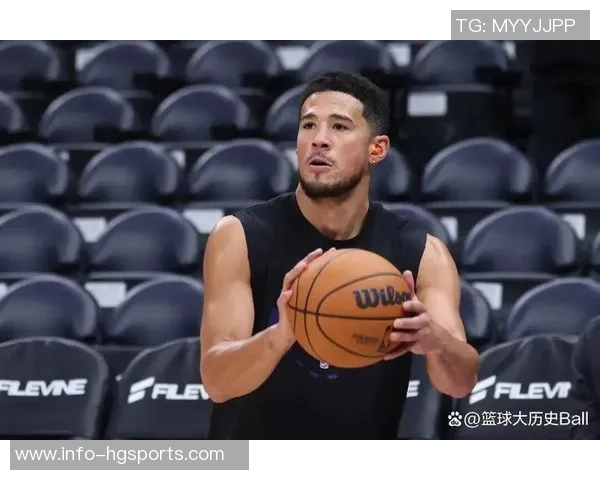 布克表现平平13投5中贡献21分8篮板6助攻罚球命中率高达818 布克表现平平13投5中贡献21分8篮板6助攻罚球命中率高达818