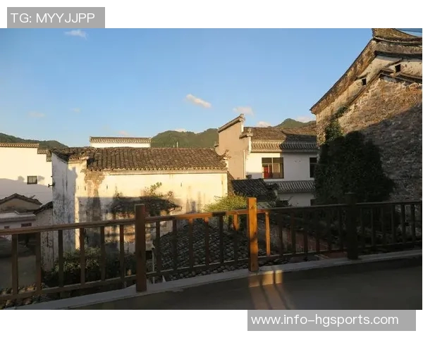 哈兰德分享休闲时光高尔夫球场上尽显运动魅力